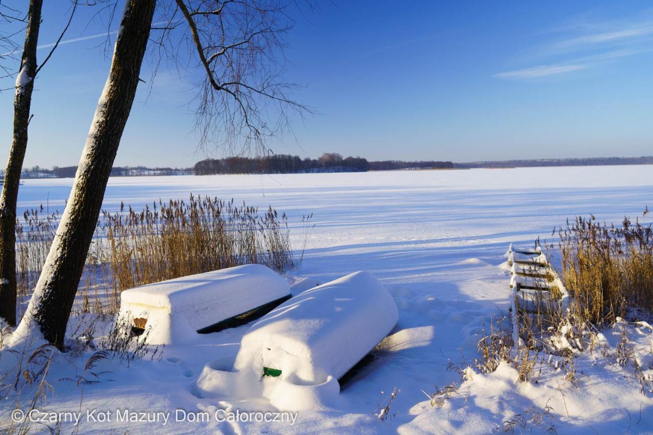 Malkinie Czarny Kot Mazury Dom Calorocznyヴィラ エクステリア 写真